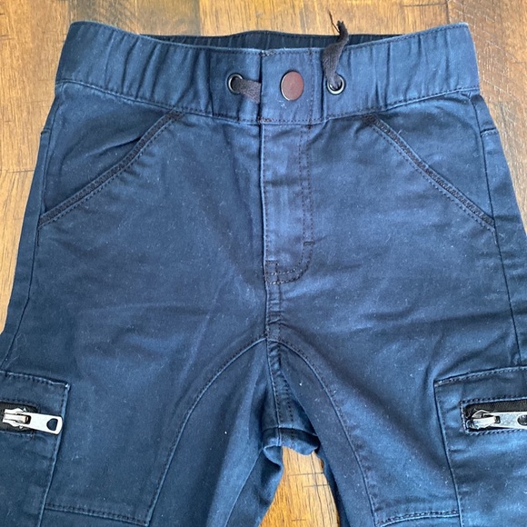 H & M Shorts - Picture 3 of 7